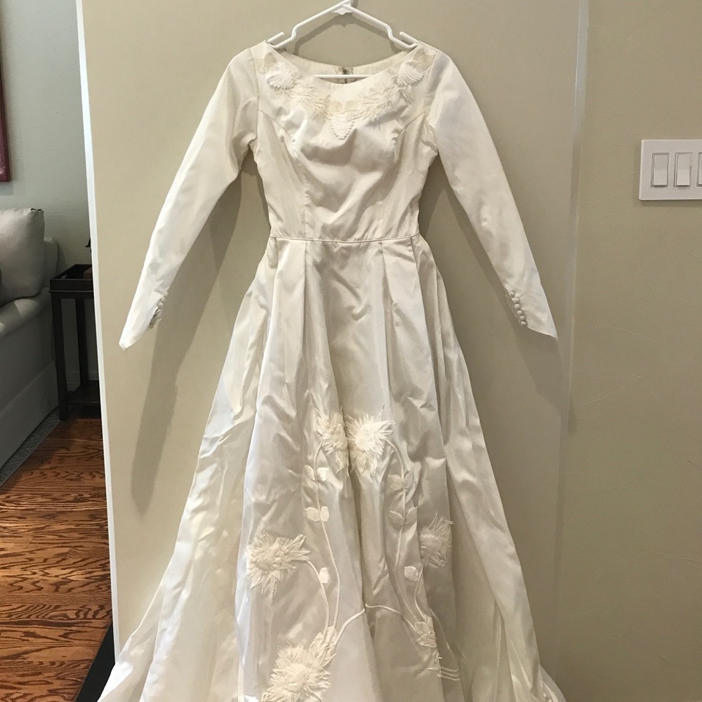 Vintage 1960s wedding dress